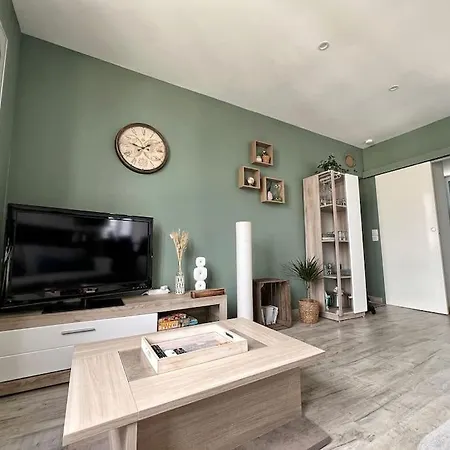 Apartment Green