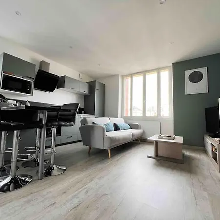 Apartment Green